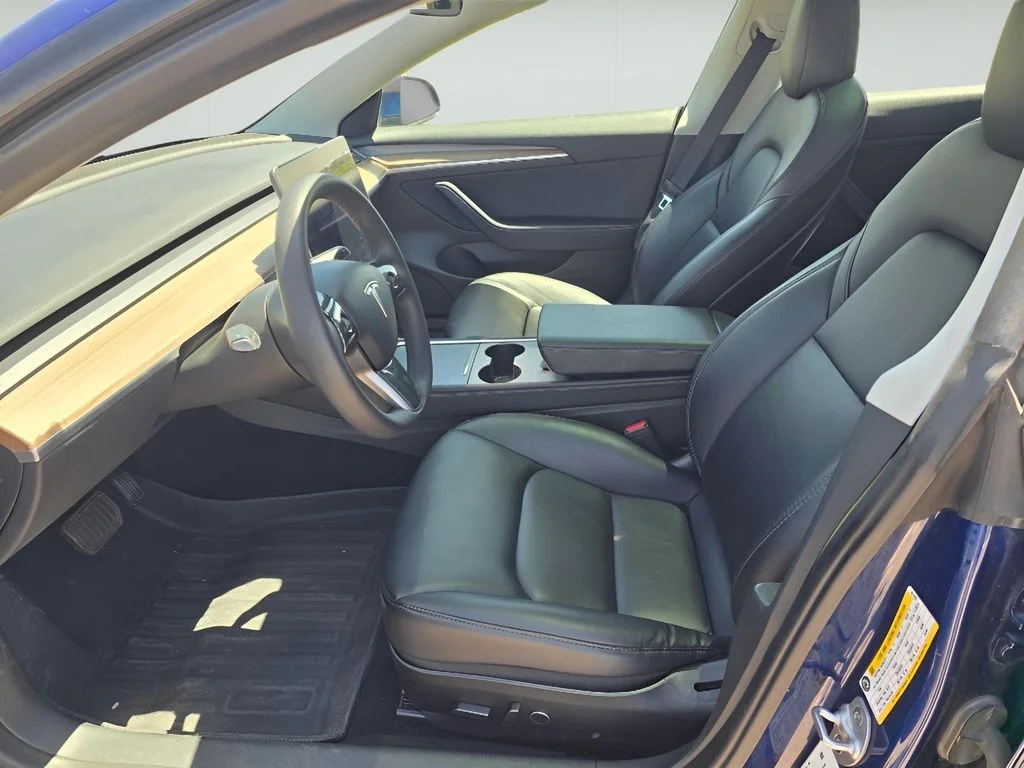 Used 2022 Deep Blue Metallic Tesla Base image 28