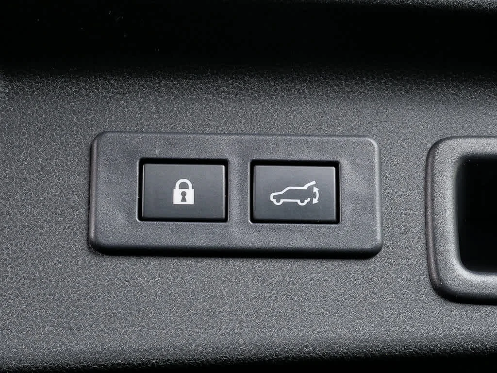 Used 2025 Magnetite Gray Metallic Subaru Limited image 27