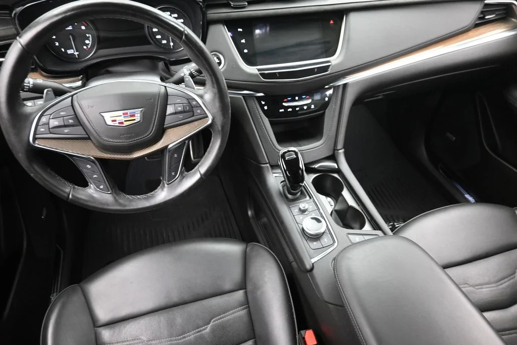 Used 2023 Green Cadillac Sport image 16