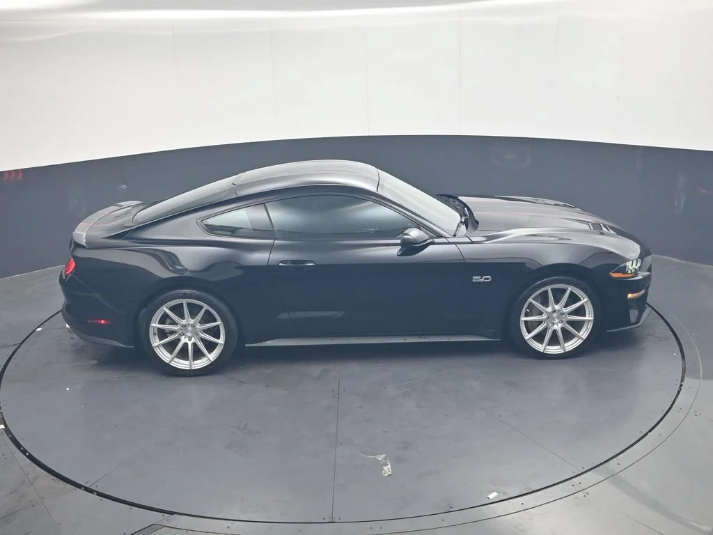 Used 2018 Black Ford GT image 23
