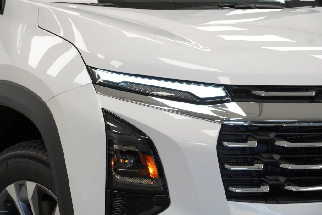 New 2027 Summit White Chevrolet LT image 31
