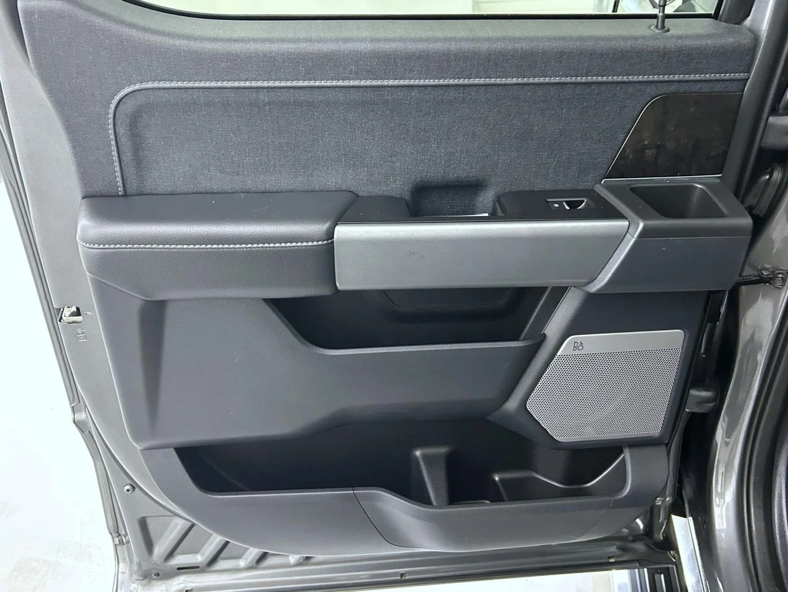 Used 2023 Gray Ford Lariat image 20