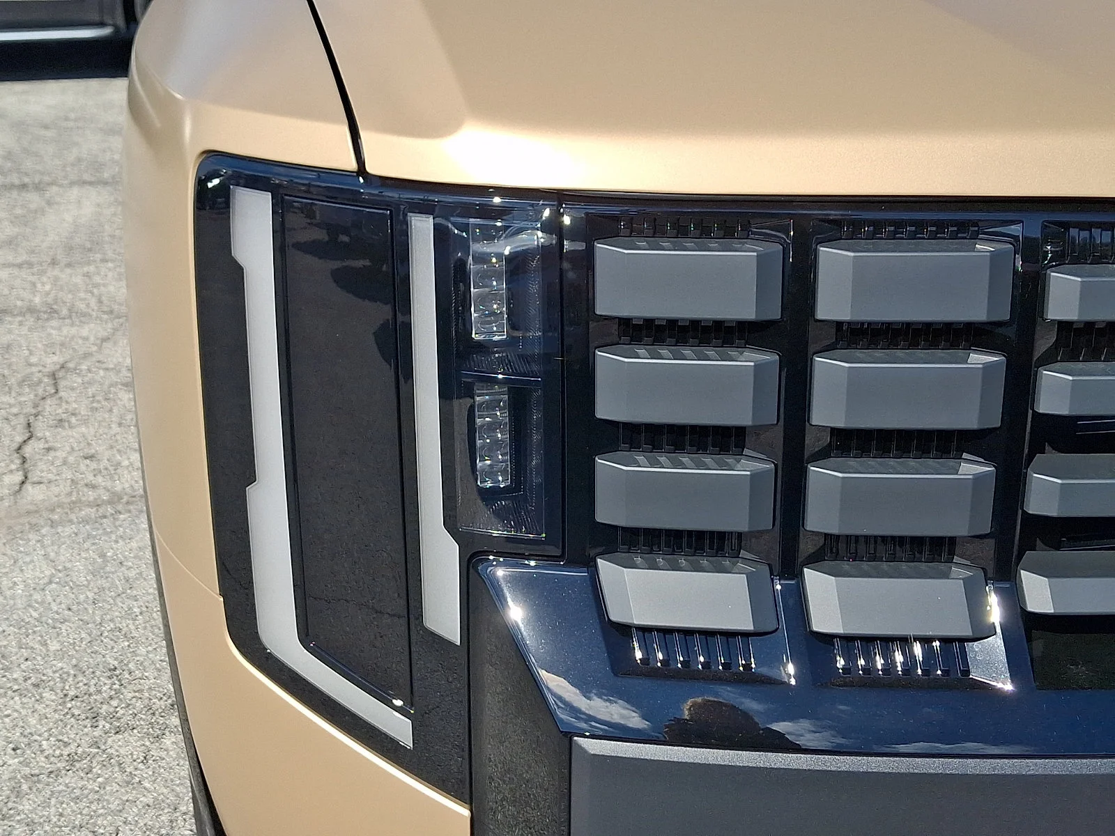 New 2027 Brown Kia X-Line EX image 10