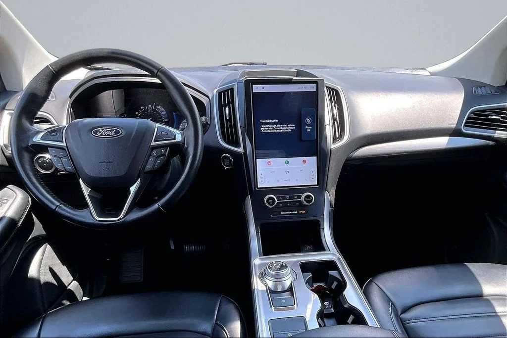 Used 2023 Gray Ford SEL image 13