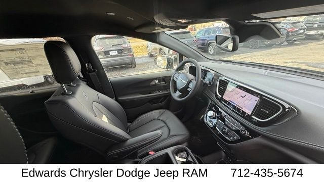 2026 Chrysler Pacifica Select - Photo 44