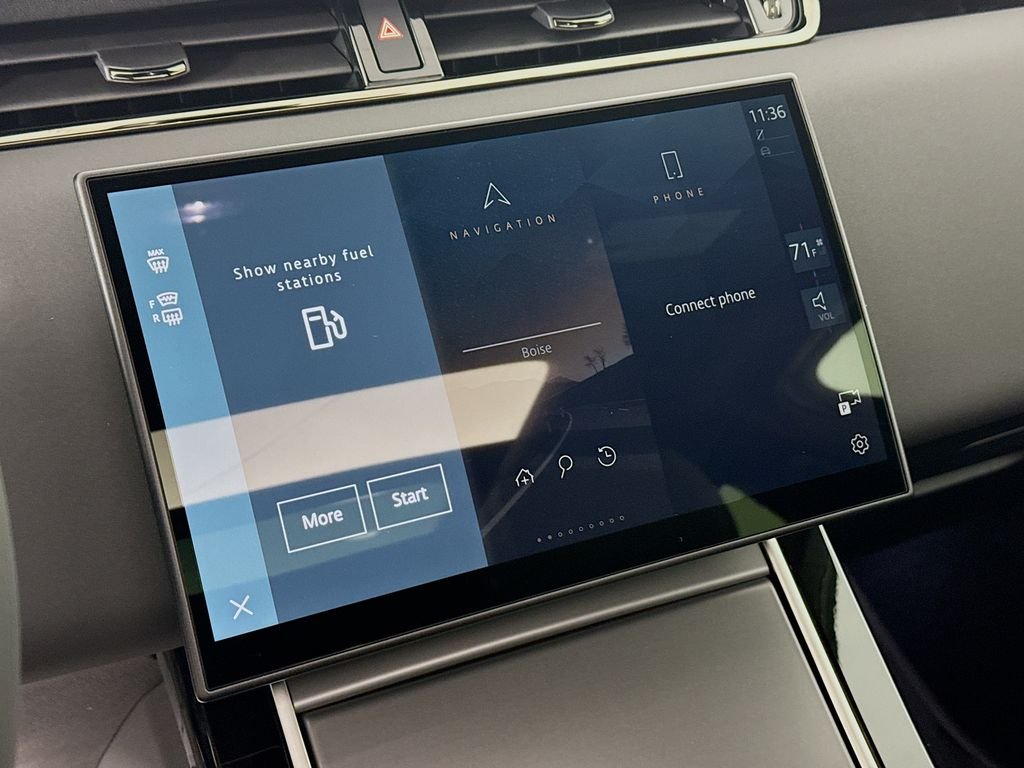 Used 2025 White Land Rover Dynamic image 15