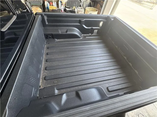 Used 2023 Black Clearcoat Jeep High Altitude 4x4 Crew Cab 5 ft. box image 28