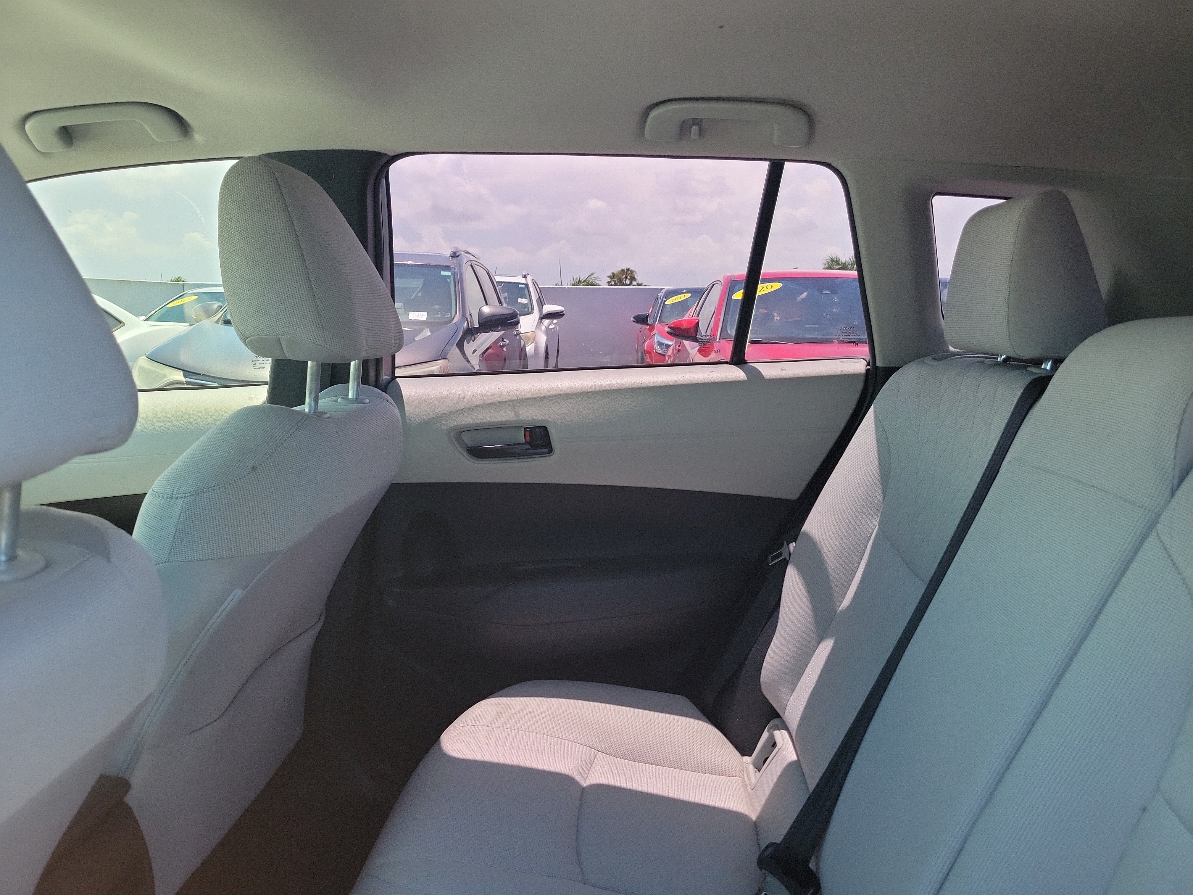 Used 2022 Silver Toyota L image 12