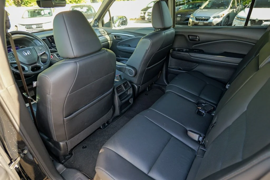 Used 2023 Black Honda EX-L image 26