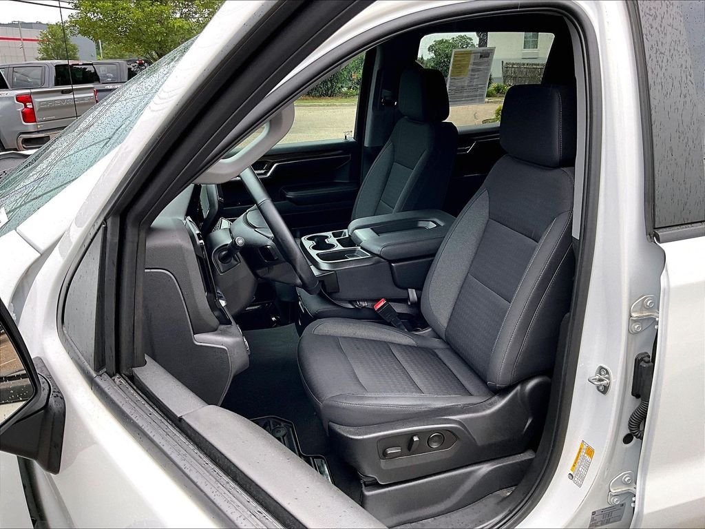 Used 2023 White Chevrolet LT image 10