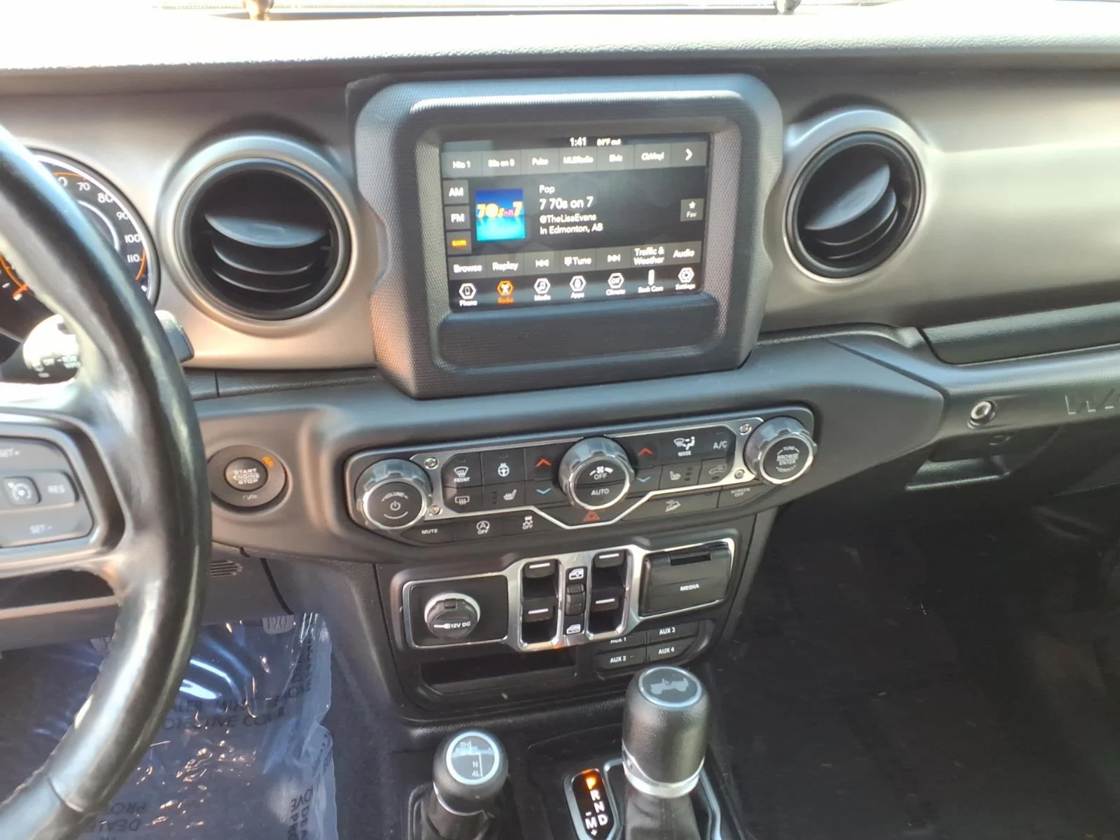 Used 2020 GRAY Jeep Sport S image 8