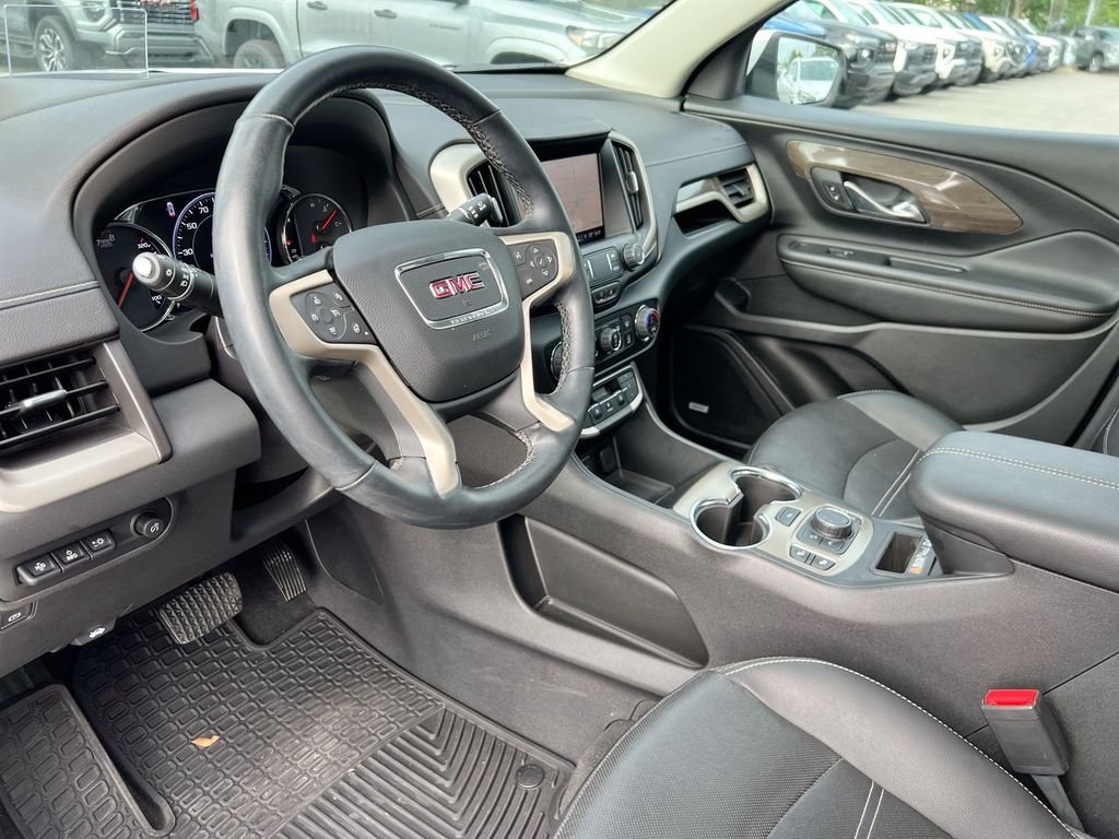 Used 2023 White Frost Tricoat GMC Denali image 17