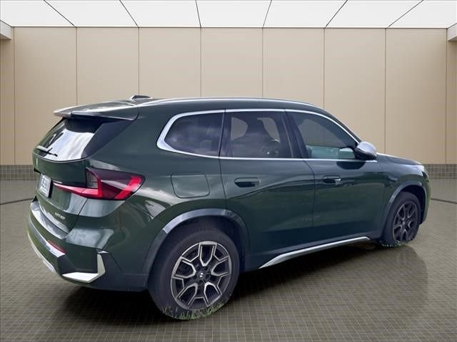 Used 2024 Green BMW xDrive28i image 14