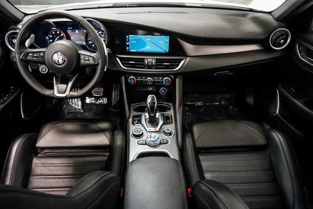 Used 2022 White Alfa Romeo Veloce image 14