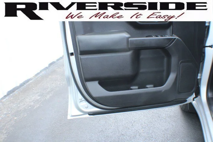 Used 2020 SILVER ICE METALLIC Chevrolet Custom image 6