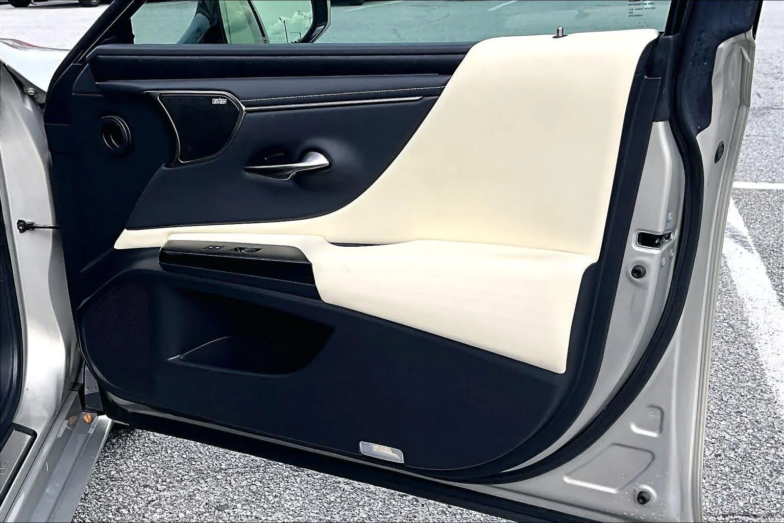 Used 2022 Moonbeam Beige Metallic Lexus Ultra Luxury image 23