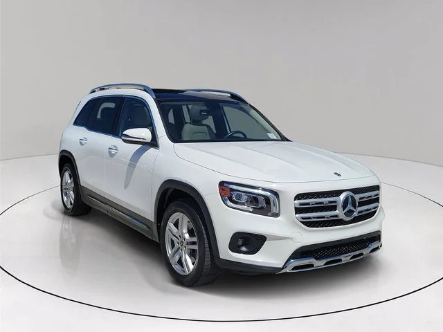 Used 2023 White Mercedes-Benz GLB 250 image 3