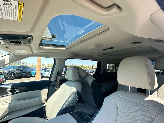 New 2026 White Kia SX Prestige image 23