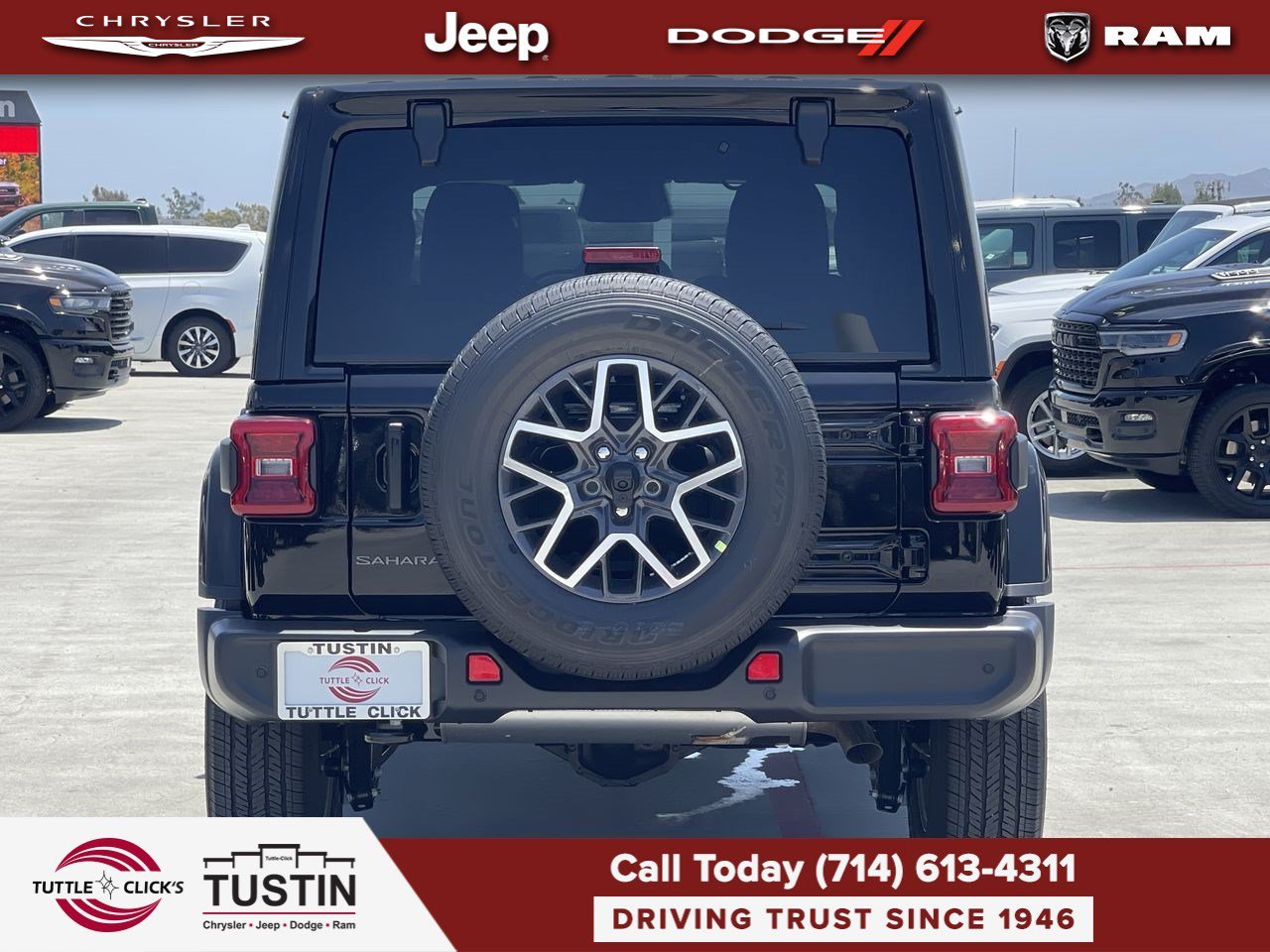 New 2026 Black Clear-Coat Exterior Paint Jeep Sahara image 5