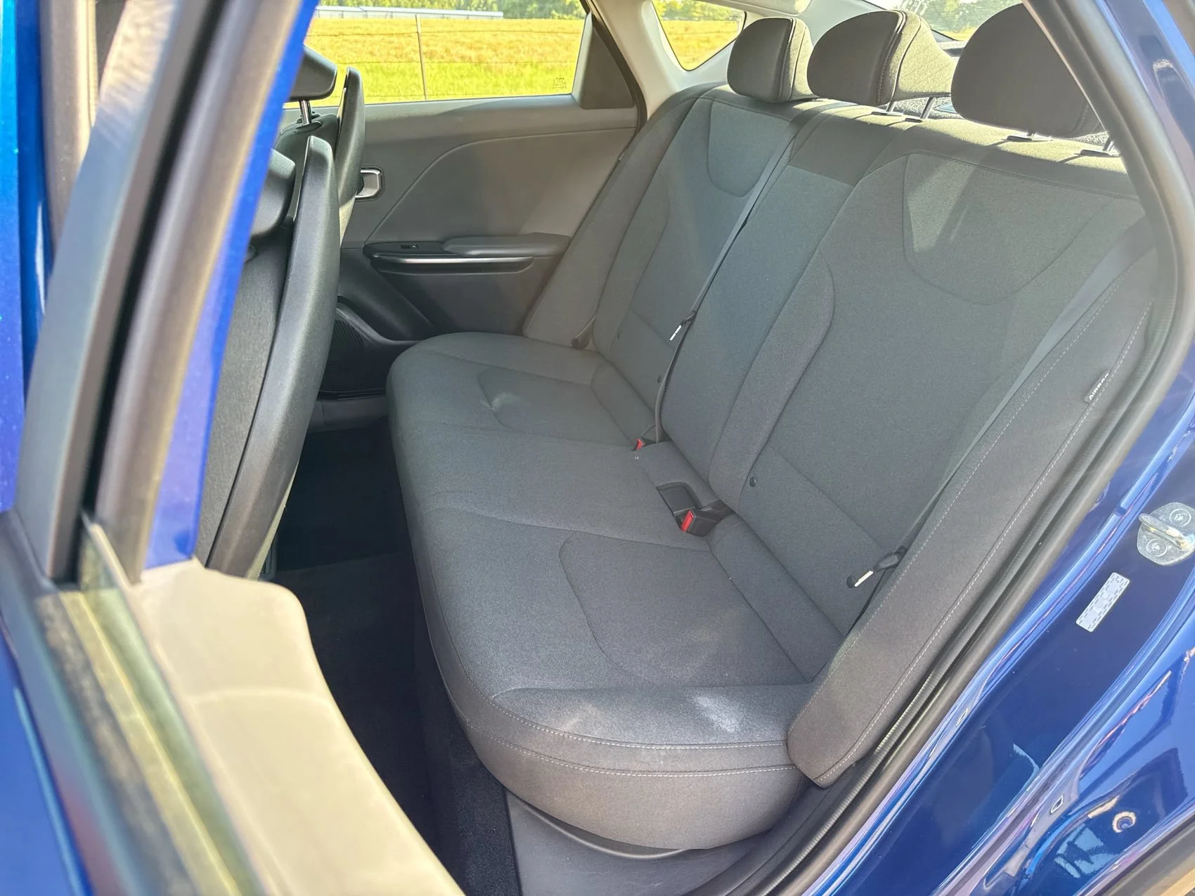 Used 2025 Deep Sea Blue Kia LXS image 21