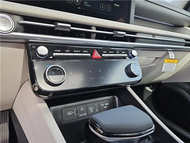 New 2025 Shimmering Silver Hyundai SEL Convenience image 17
