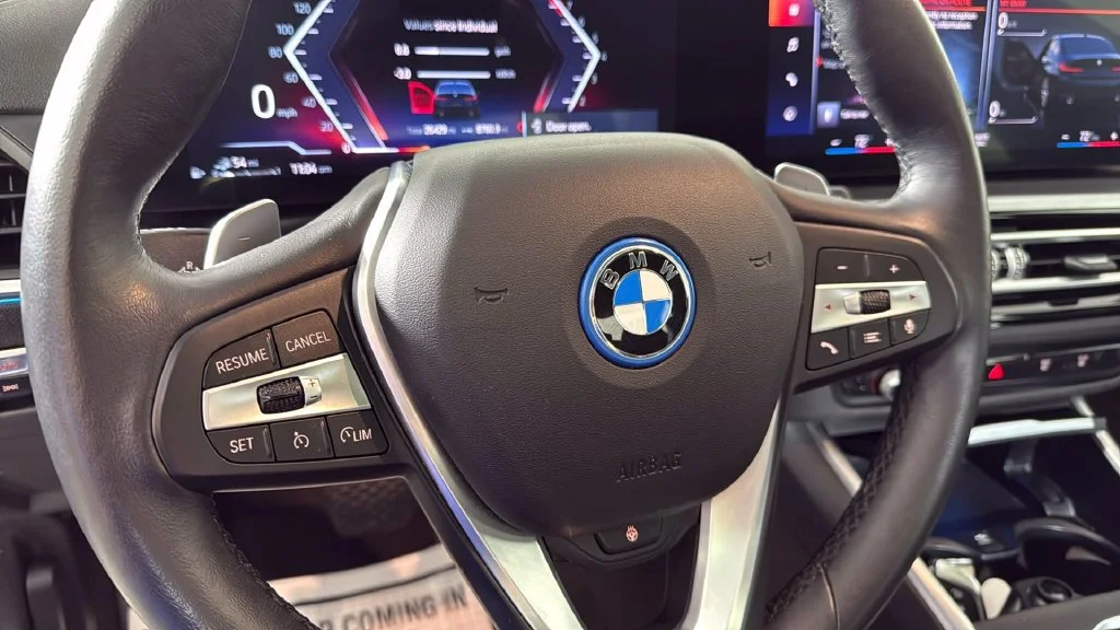 2024 BMW 3 Series 330e - Photo 21