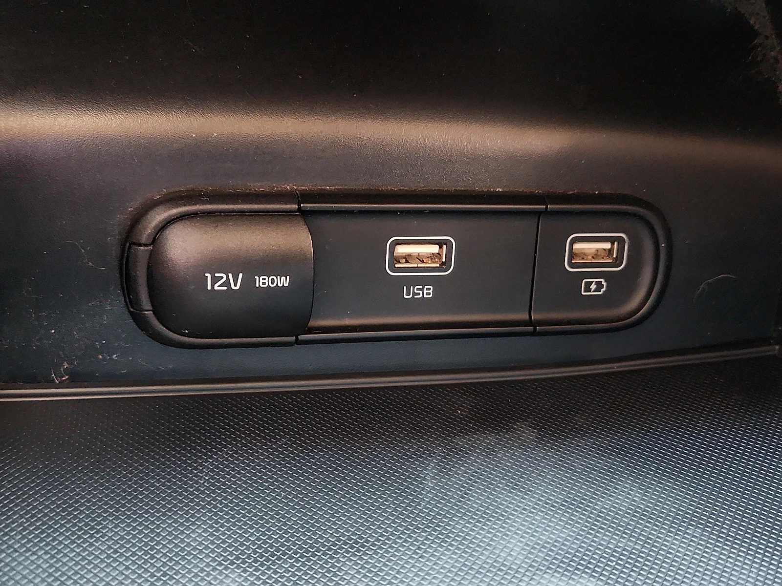 Used 2023 Silver Kia LXS image 19