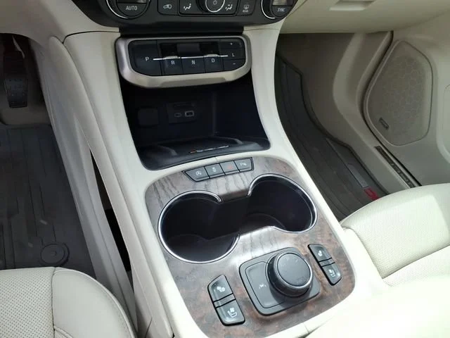 2020 GMC Acadia Denali - Photo 9