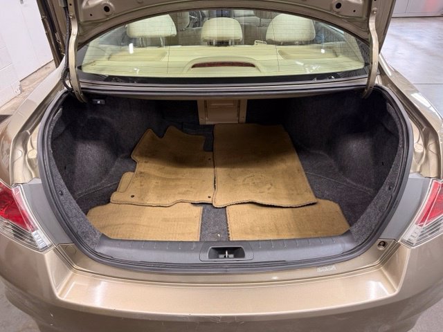 Used 2008 Gold Honda LX-P image 19