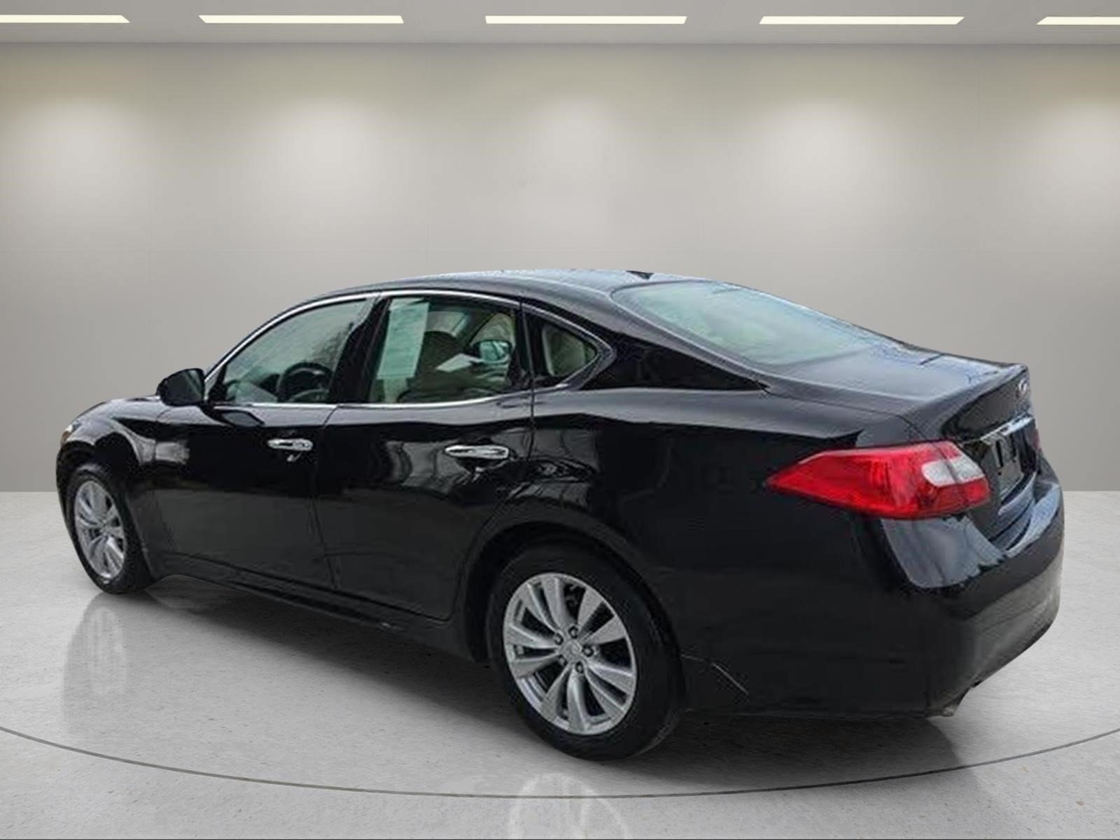Used 2011 Malbec Black INFINITI Base image 5