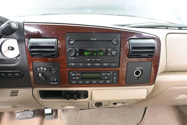 2005 Ford F-350 Super Duty Lariat - Photo 28