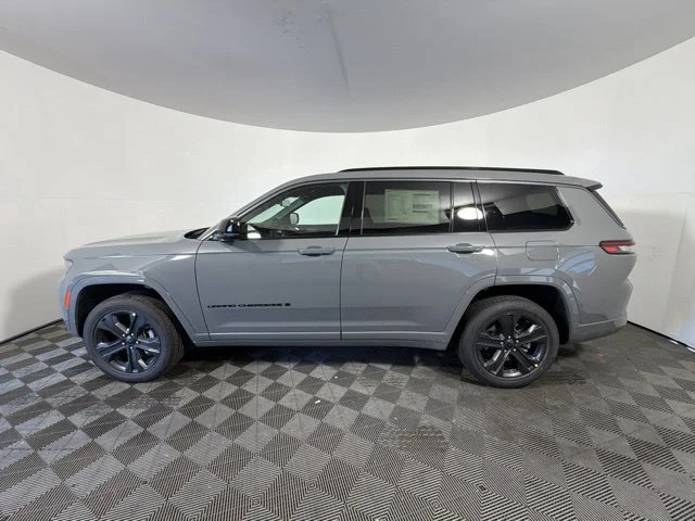 New 2027 Gray Jeep Limited Reserve image 6