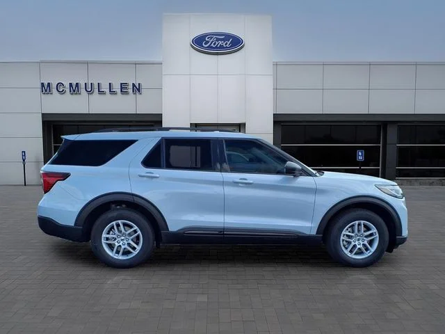 New 2026 Space White Metallic Ford Active image 8