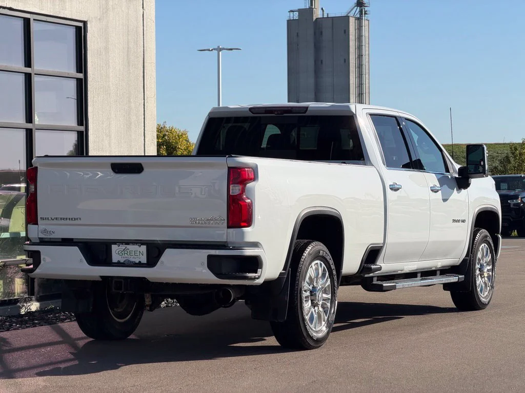 Used 2020 White Chevrolet High Country image 5