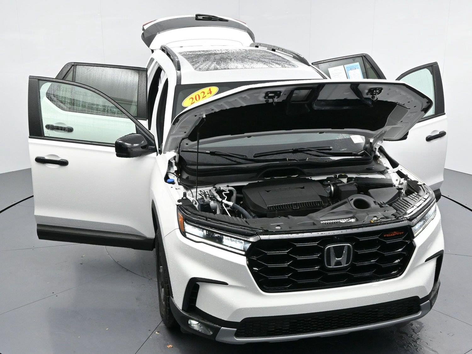 Used 2024 Platinum White Pearl Honda TrailSport image 53