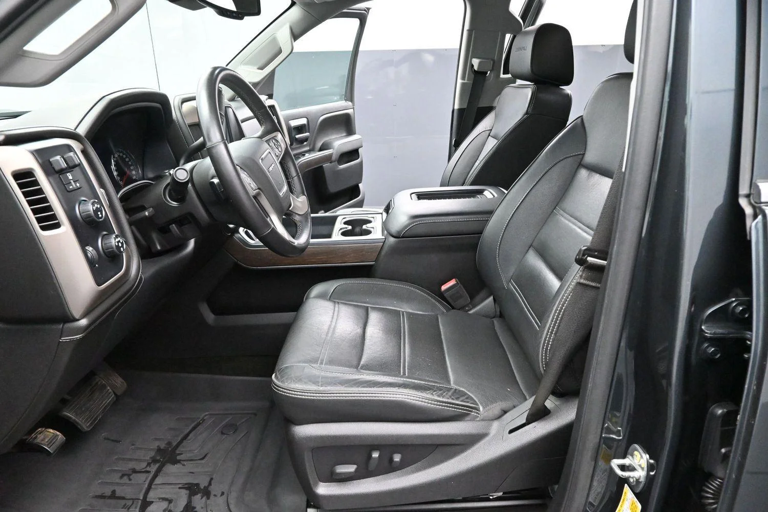 Used 2017 DARK SLATE METALLIC GMC Denali image 13