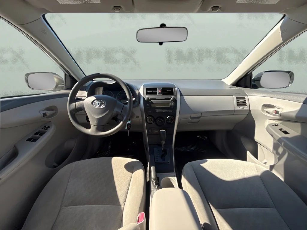 Used 2009 Silver Toyota LE image 11
