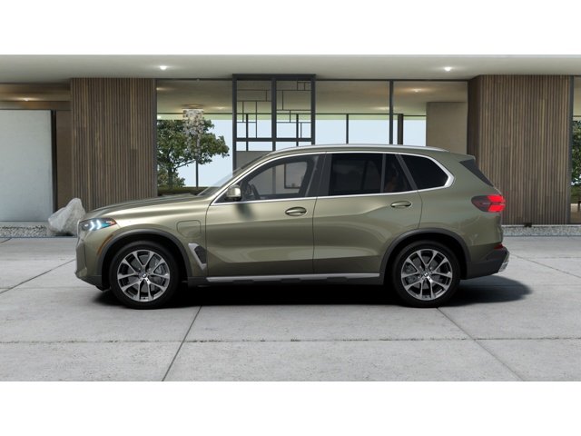 New 2026 Manhattan Green Metallic BMW xDrive50e image 4