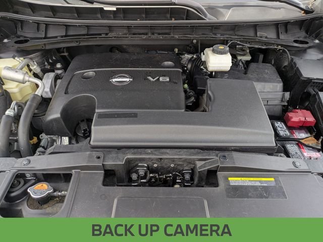 Used 2017 Black Nissan Platinum image 13