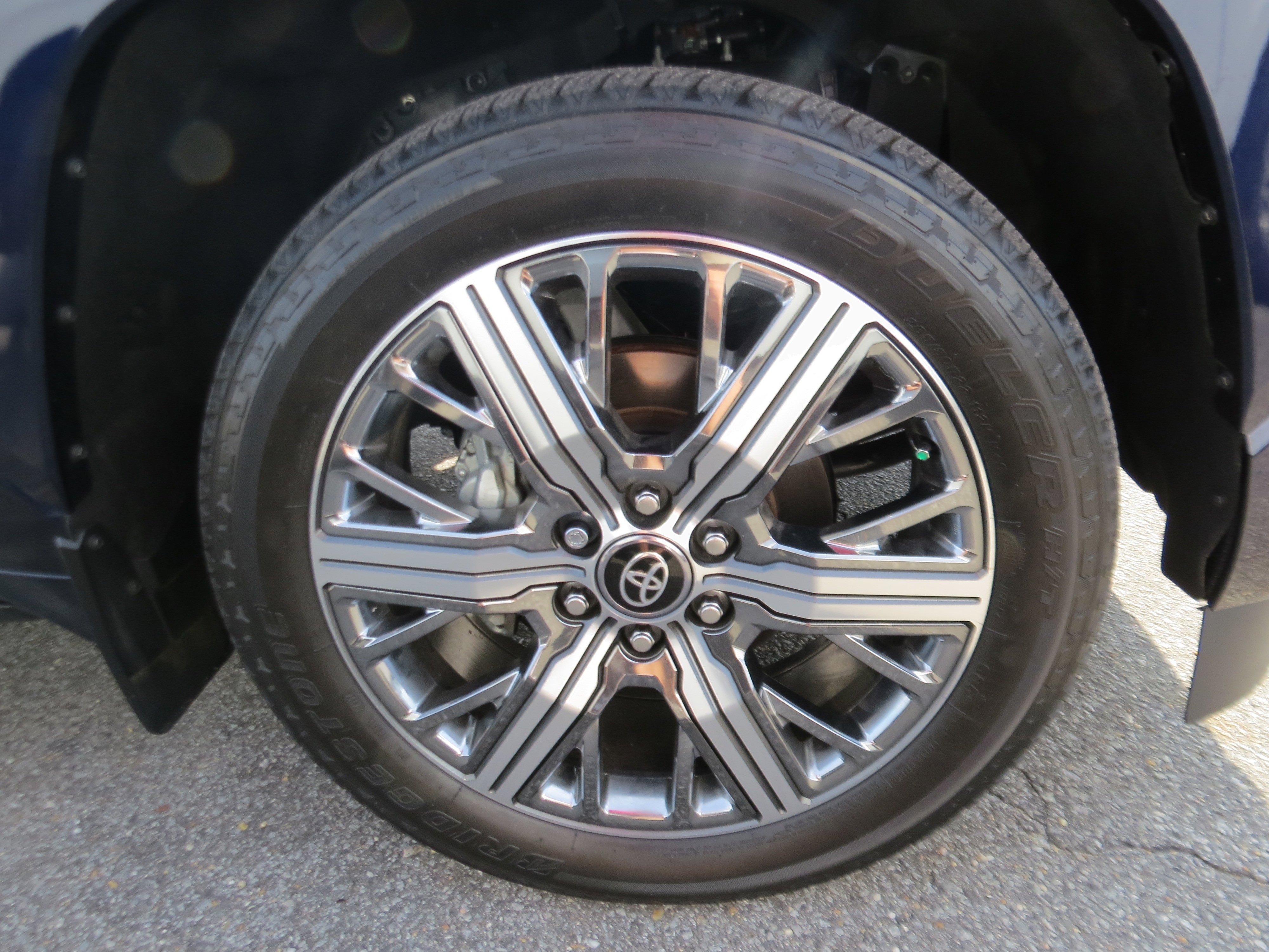 Used 2025  Toyota SR5 image 9