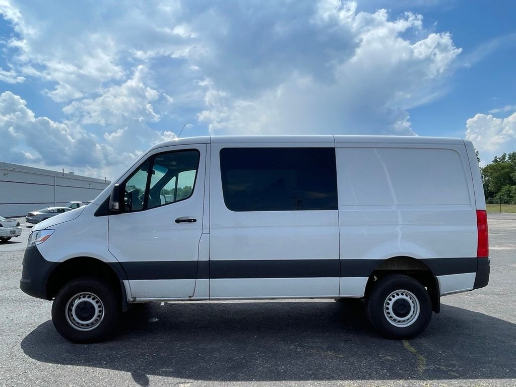 Used 2026 Gray White Mercedes-Benz Cargo 144 WB image 4