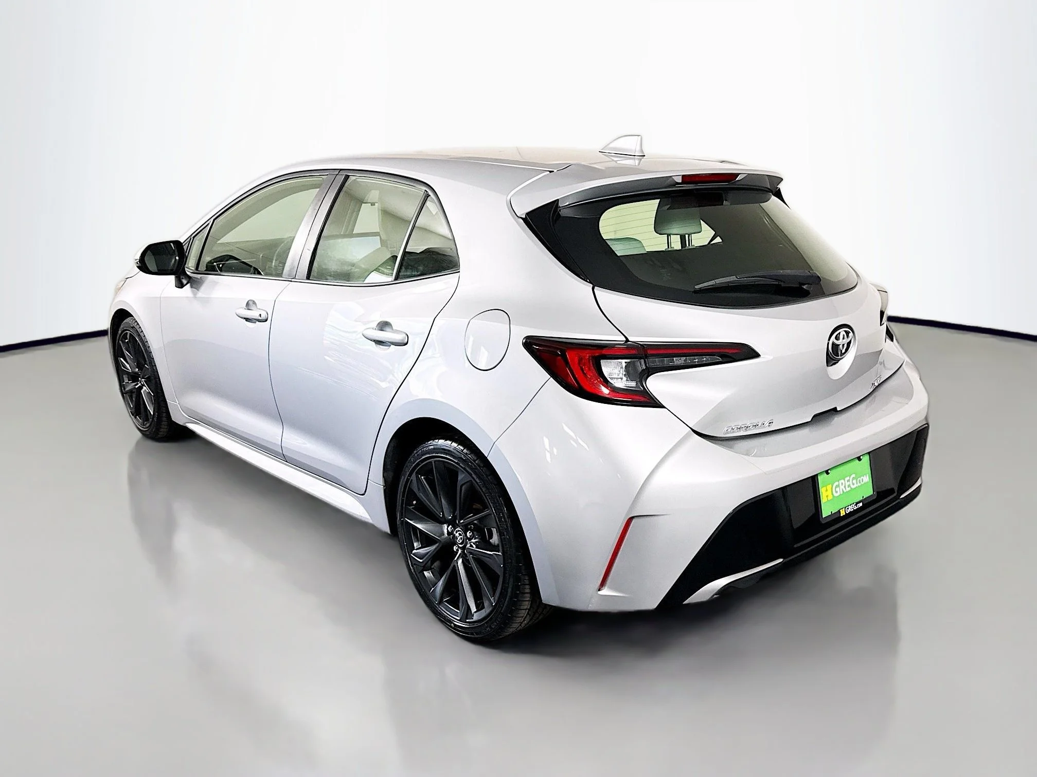 Used 2023 Classic Silver Metallic Toyota XSE image 5