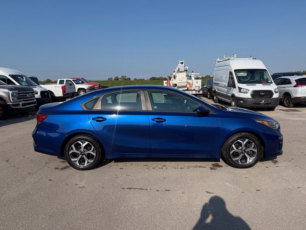 Used 2020 Blue Kia LXS image 16