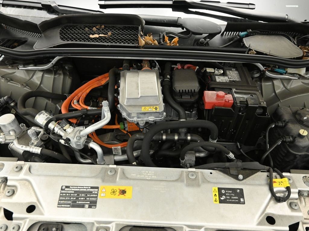 2023 BMW IX - Image 34