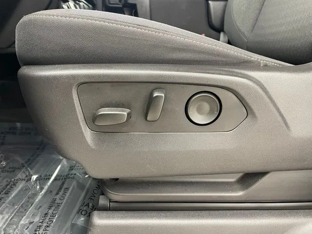 Certified Used 2024 White GMC  image 9