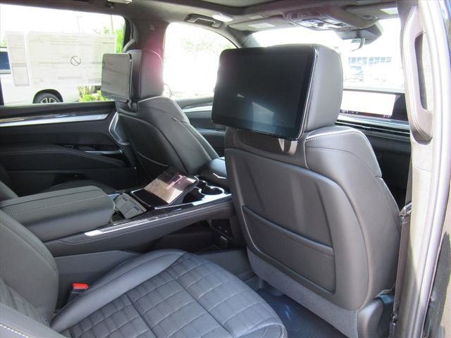 2026 Cadillac Escalade V-Series - Photo 11
