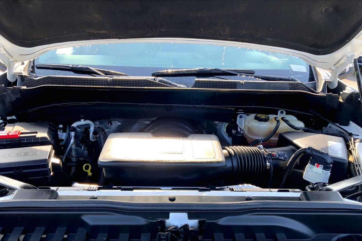 Used 2021 Summit White Chevrolet LTZ image 28