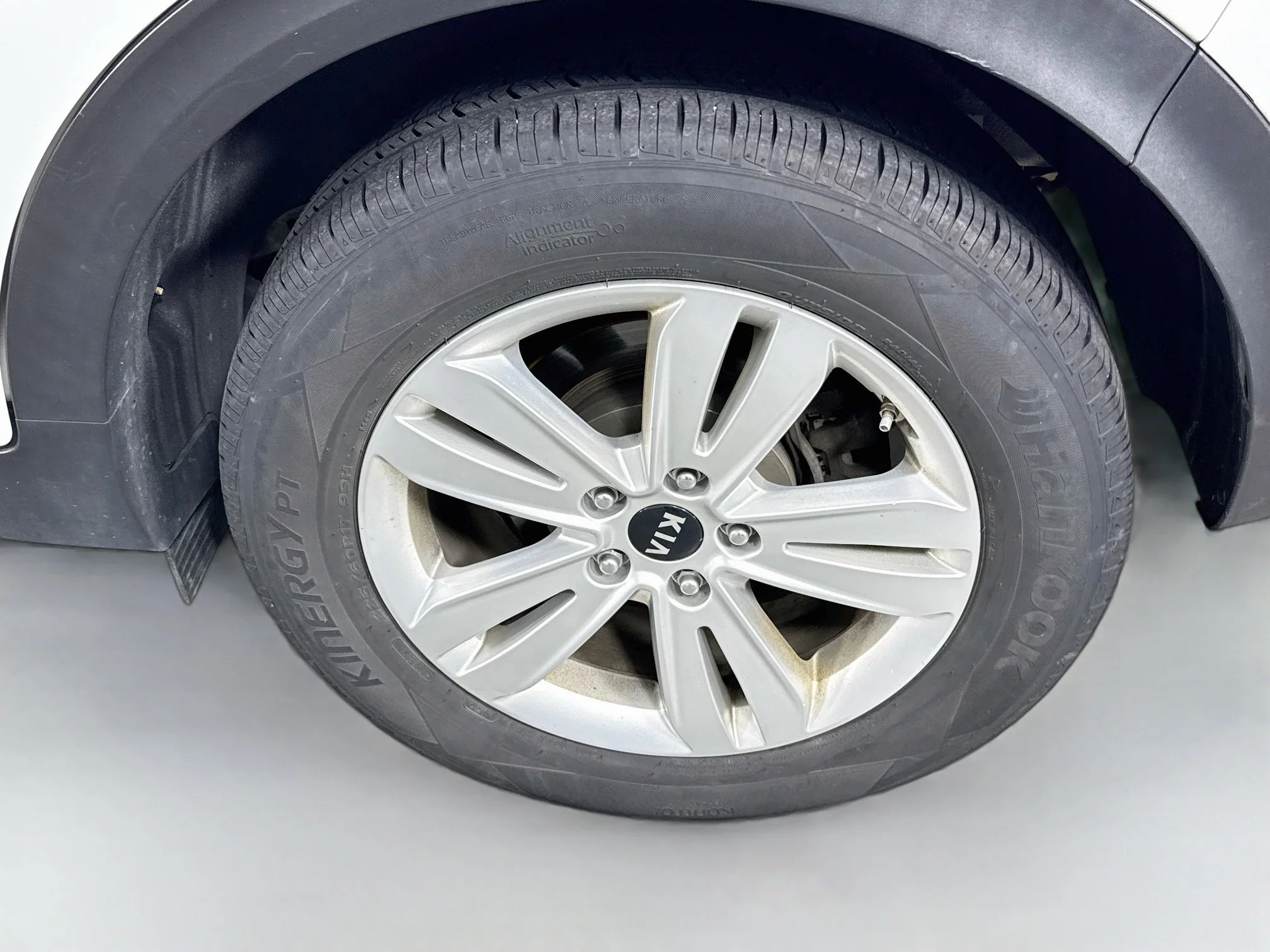Used 2019 Clear White Kia LX image 27