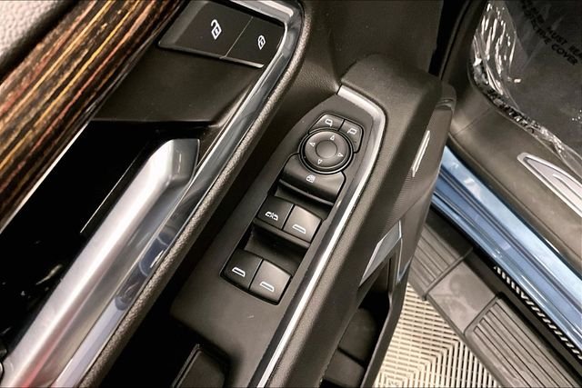 Used 2024 Downpour Metallic GMC Elevation image 32