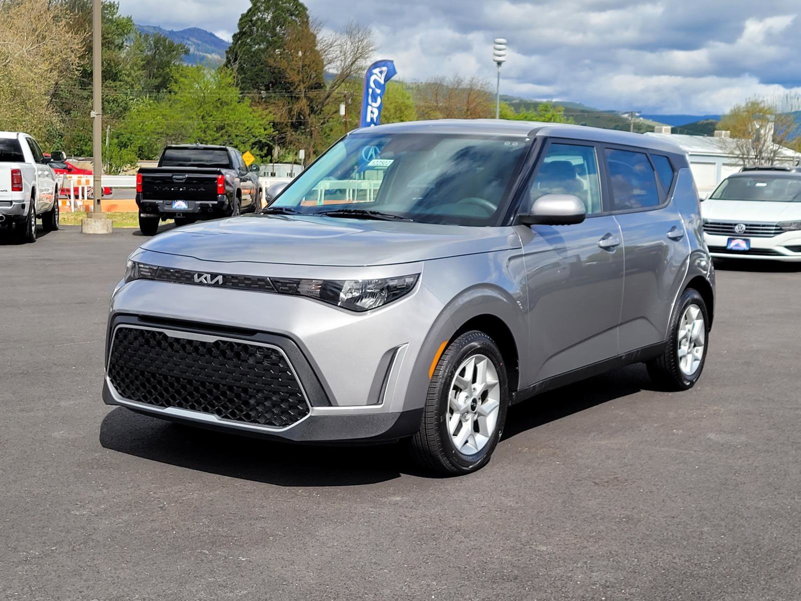 2025 Kia Soul 2.0L LX IVT's photo